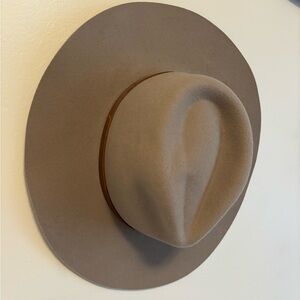 Wyeth hat with a nice stiff brim